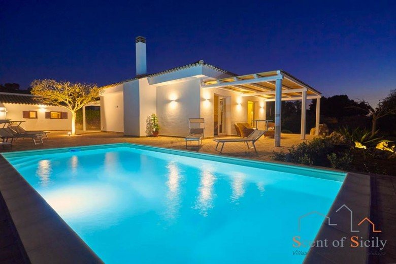 Piscina in villa privata a Trapani Marsala Sicilia